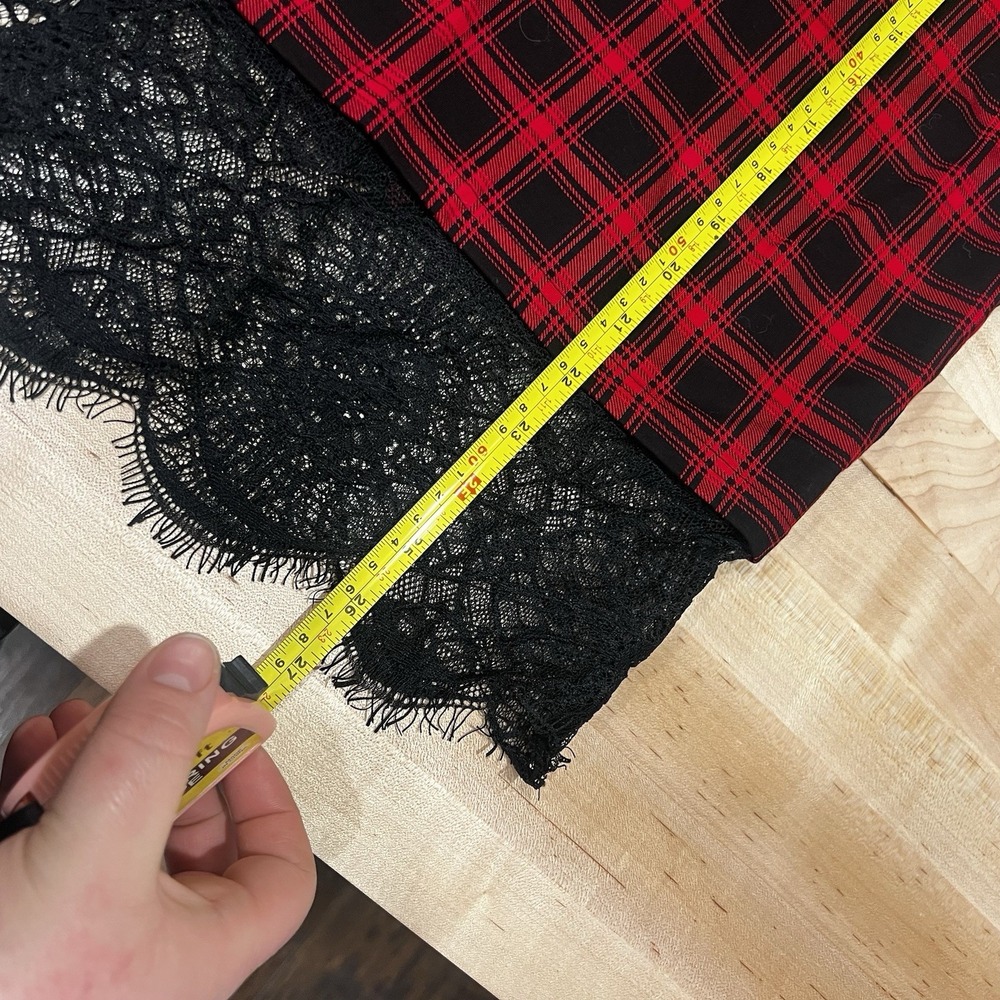 NWT Torrid Red Black Plaid Pencil Skirt, Elastic Waist & Lace, Plus Size 3 - Picture 5 of 7